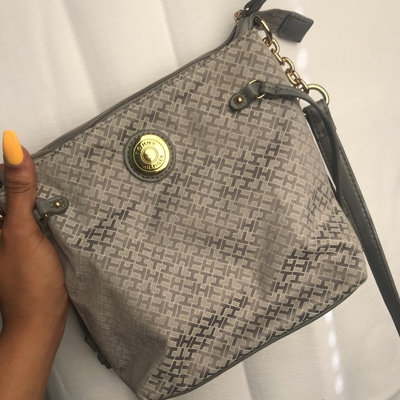 Tommy Hilfiger purse and wallet set . - Picture 5 of 7